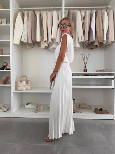 Axelle | Chic outfit that elongates the silhouette